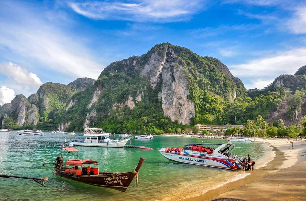 Best travel destinations in April